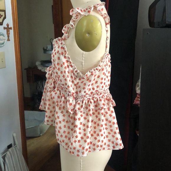 Lightweight Flirty Top - Picture 5 of 7